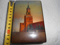 Szignált Orosz lakkdoboz, a moszkvai Kreml (Szpasszkij-torony)