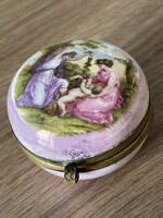 Antik porcelán jelenetes, szelence, réz szerelékkel, jól zár.