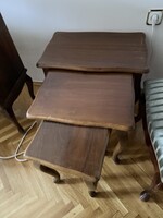 Fa összetolható fészekasztal kisasztal sor