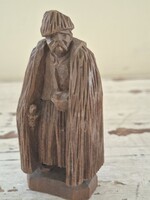 Herczeg György (1955–2023) elismert fafaragó népművész juhász fa szobor