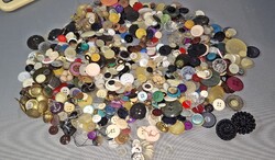 Vintage vegyes gomb csomag 250-350 darab , 624 gramm  3.