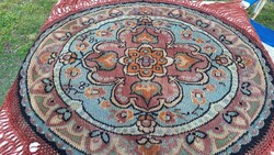 Kelim, kilim bélelt terítő , szőttes kőr rojtos terítő átmérő 80 + 20 cm. rojt