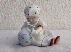 Zsolnay Korsós Annuska, pajzspecsétes