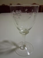 Vintage metszett talpas borospohár