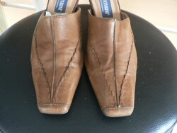 VENTURINI OLASZ BŐR PAPUCS 37-ES