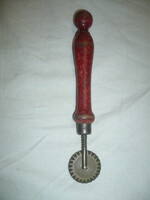 Régi derelyevágó piros nyelű