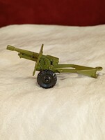 Retró szovjet játék harckocsi, harci jármű, katonai jármű, kiságyú