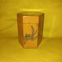 Jelzett, sorszámos, keleti stílusú, 6 szögletű, lakkozott fa doboz. Teatartó, fűszertartó, ékszertar