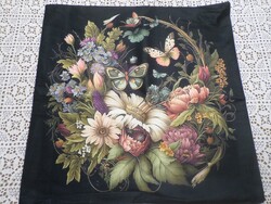 Virágos, pillangós puha plüss, zippes díszpárna huzat.