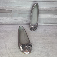 Graceland bronz színű női balerina virágos díszítéssel, 36