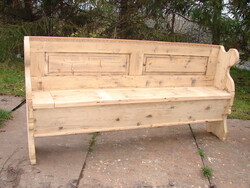 Fenyő ládás kanapé. Felújított, restaurált.