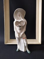 Világhy Kerámiaműhely: Kalapos hölgy