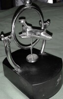 Retro USA - NASA -Space Shuttle - PERPETUUM MOBILE űrhajós asztali ÖRÖKMOZGÓ 14 cm a képek szerint