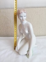 Aquincumi porcelán, női akt