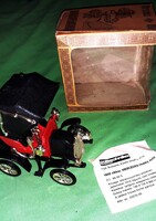 Régi GYŰJTŐI CSEMEGE - POLITECHNIKA OLD TIMER plasztik autó dobozával 12 x 11 cm a képek szerint