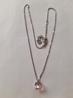 Eredeti Swarovski nyaklánc gyönyörű csillogó rózsaszín köves