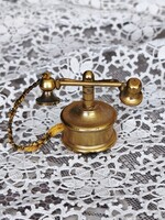Retró stílusú, sárga fém telefon, babaház kiegészítő 19.