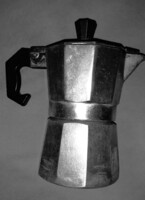Retro fém melegíthető kávéfőző fedeles bakelitnyeles 2 - 4 SZEMÉLYES "KOTYOGÓ" 10cm képek szerint