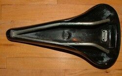 Favorit special nyereg 1983