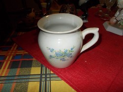 Nagyon szép nefelejts mintás csupor.