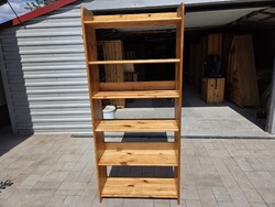 Eladó egy CLAUDIA FENYŐ kőnyves polc. RS BÚTOR.  Bútor NAGYON szép állapotú.