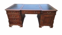 Gyönyörű, antik stílusú luxus chesterfield bőrbetétes íróasztal B689