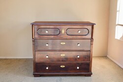 Antik népi hatalmas fa komód, sublót - parasztház berendezés