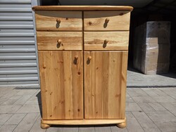 Eladó egy  4 fiókos,  polcos ANIKÓ fenyő komód.RS BÚTOR.   Bútorok szép, ÚJSZERŰ állapotú.