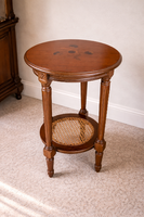 Intarziás posztamens