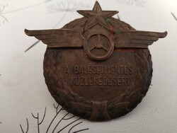 Balesetmentes Közlekedésért plakett