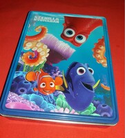 Retro DISNEY - PIXAR MESE filmes fém lemez tárolódoboz SZENILLA nyomában 21 x 16 x 5 a képek szerint