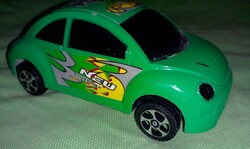 Nagyon szép állapotú VOLKSWAGEN NEW BEETLE - VW BOGÁR műanyag játék autó 15 cm a képek szerint
