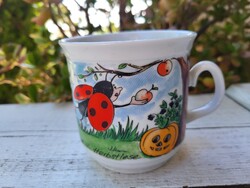 Hertie Markthallen porcelán_mesejelenetes, katicabogaras bögre " Őszi betakarítás "