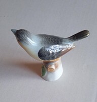 Hibátlan Herendi porcelán figura – Énekesmadár farönkön (5046)