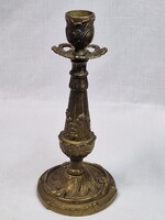 Régi réz gazdagon díszített nagyobb méretű nehéz gyertyatartó szép állapotban 534 g. és 21 cm. magas