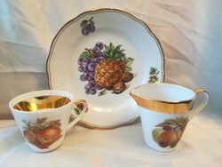 Porcelán kávés csésze + kiöntő+ tányér