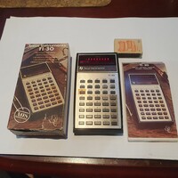 Retro újszerű texas instruments VFD kijelzős fénydiódás számológép szocreál kádár