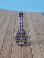 Ezüst miniatűr gitár