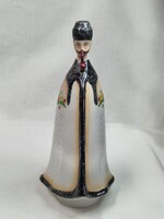 Gyönyörű festésű nagy méretű Aquincumi pipázó matyó porcelán figura hibátlan állapotban 22 cm. magas