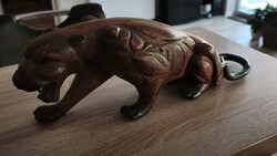 Faragott fa  jaguár asztaldísz szobor