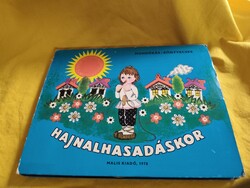 Hajnalhasadáskor 3"D" térbeli mesekönyv