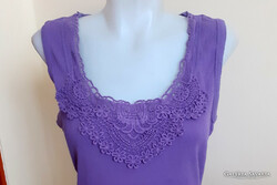 Cotton T-shirt decorated with lace. 40's.