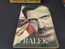 Hugh Laurie: A ​balek. 590.-Ft