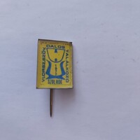 VI. Országos Szöv. Dalos Találkozó Szolnok 1977 műanyag kitűző, jelvény