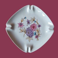 Hollóházi porcelán hamutál – virágmintás, jelzett