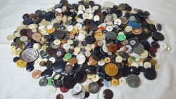Vintage vegyes gomb csomag 300 -400 darab , 618 gramm  6.