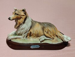 Collie kutyát ábrázoló, finom, festett porcelánból készült szobor