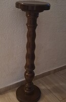 Neobarokk posztamens