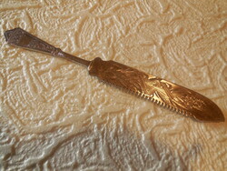 Tálaló lapát , angol gyártmányú , díszes kézi véséssel  26,2 cm , ezüstözött felirata : 1847 Rogers