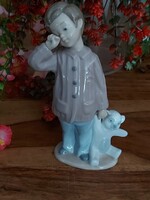 Lladro Nao jelzett porcelán figurális szobor! " Álmos kisfiú játékmacival!"
